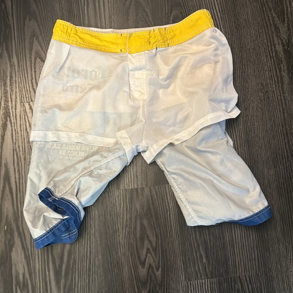🍍CORONA EXTRA SWIM TRUNKS🍍SIZE MED🍍Z-1 - Picture 4 of 4